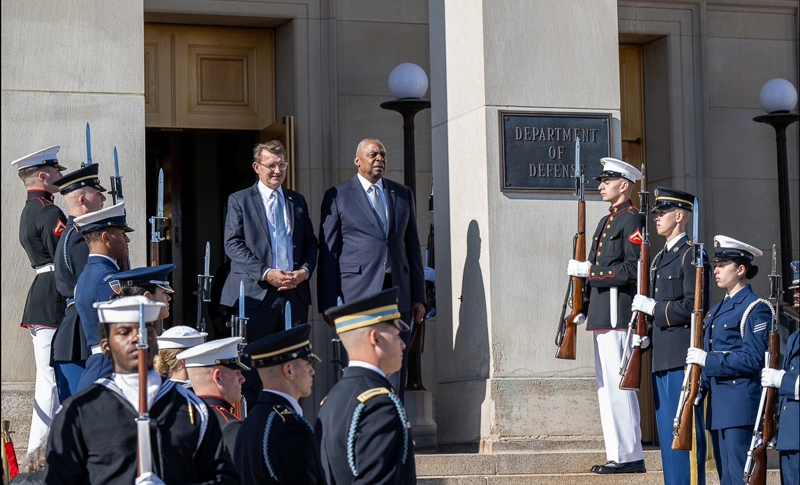 Forsvarsminister Troels Lund Poulsen og den amerikanske forsvarsminister Lloyd j. Austin mødtes i Washington.