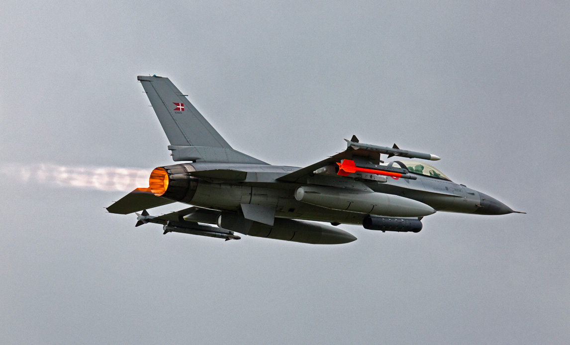 F-16